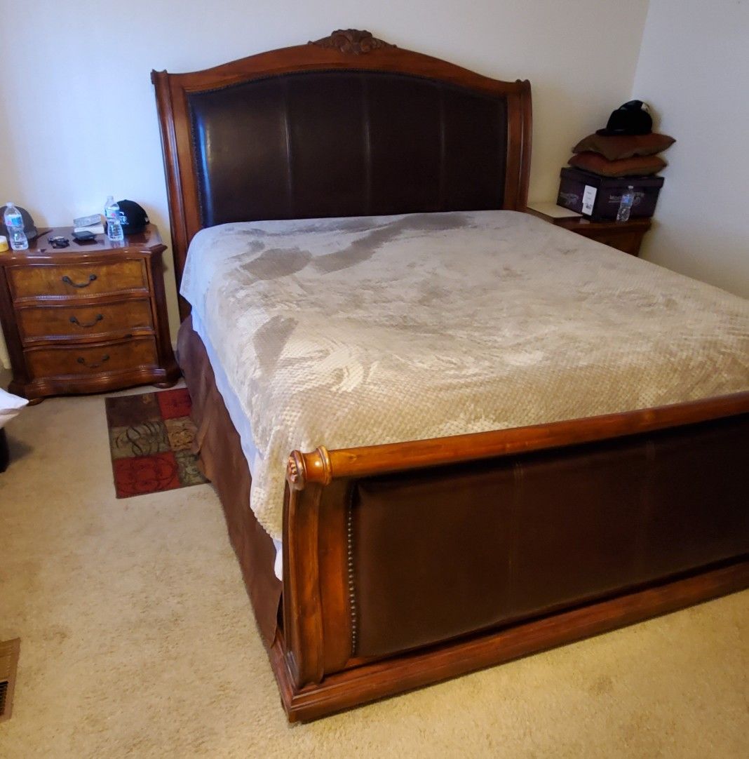 Leather accent king size bedroom set