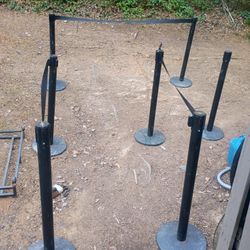 $400 Tensabarrier A Make shift Line .