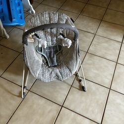 Baby Trend Bouncer
