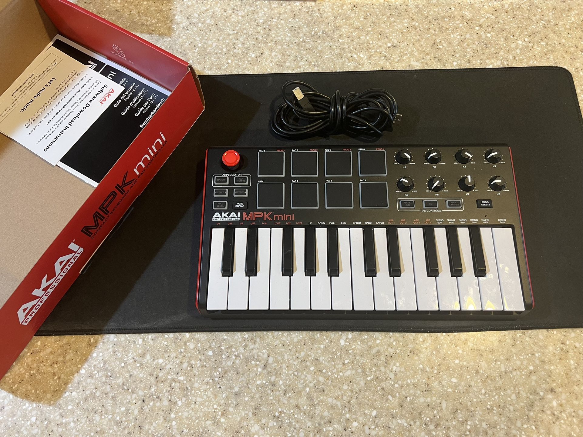 AKAI MPK Mini Keyboard/Pad Controller