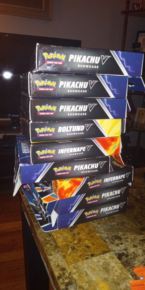 Pokemon Pikachu V Showcase Collection