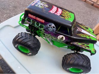 Grave Digger Monster Truck