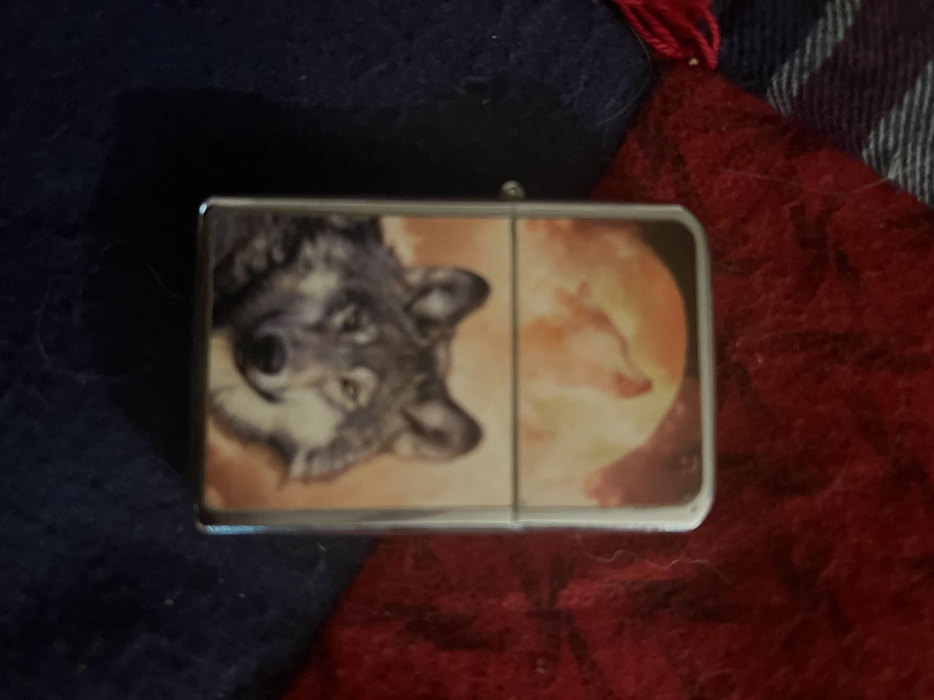 Wolf lighter