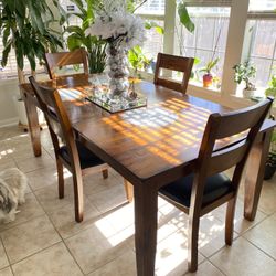 Dinner Table Whit 4 Chairs