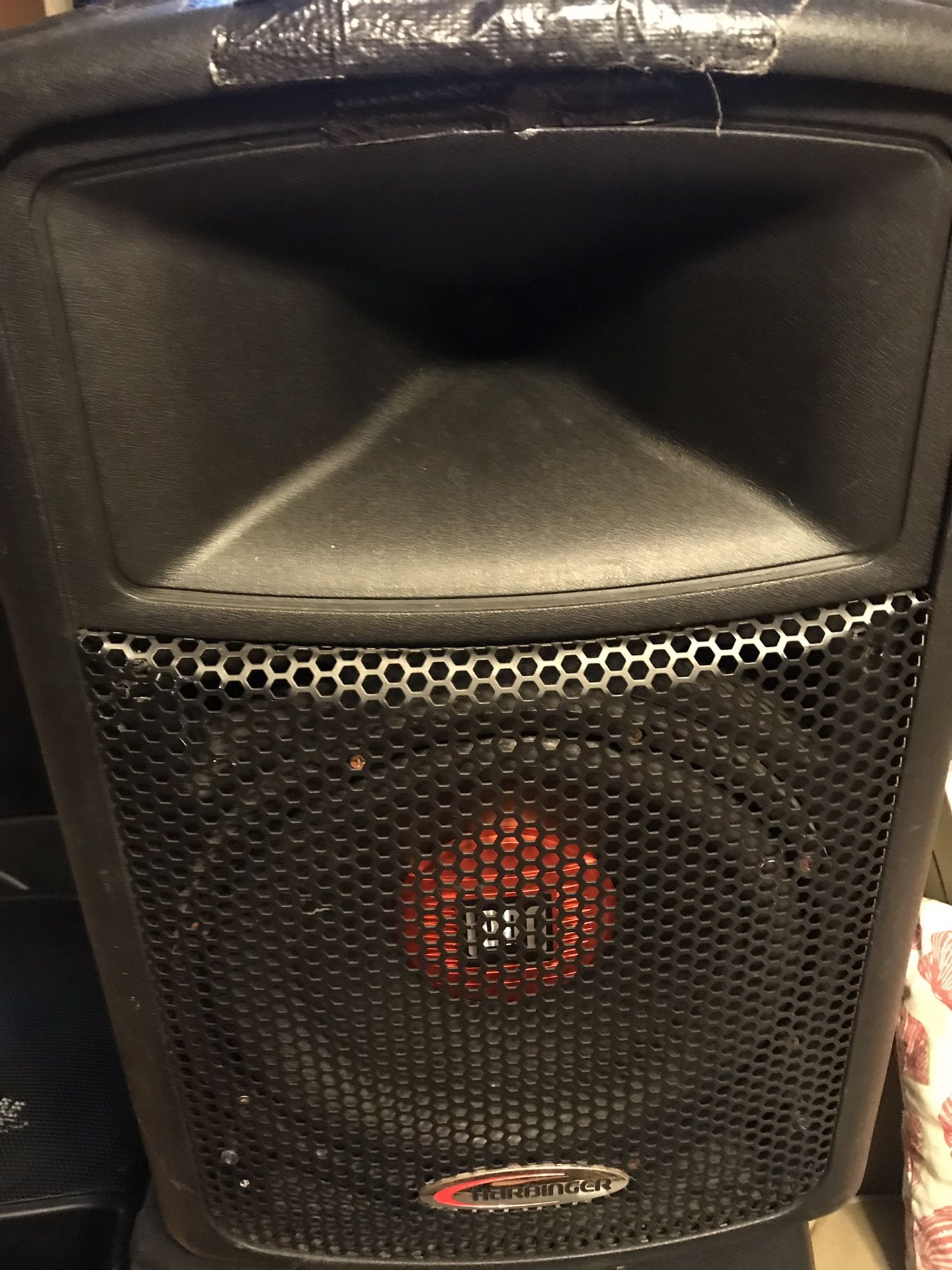 Harbinger used speaker APS12 with 150 wats with stand