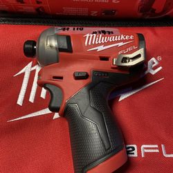 Milwaukee M12 Fuel Surge Driver