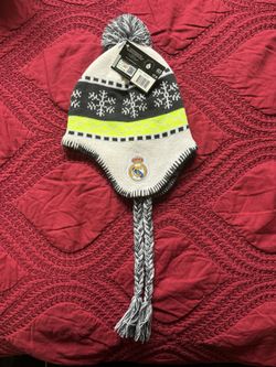 OFFICIAL REAL MADRID BEANIE , 100% ACRYLC
