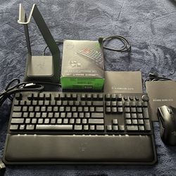 Razer Gaming Bundle (Mouse, Keyboard, Headphone Stand)