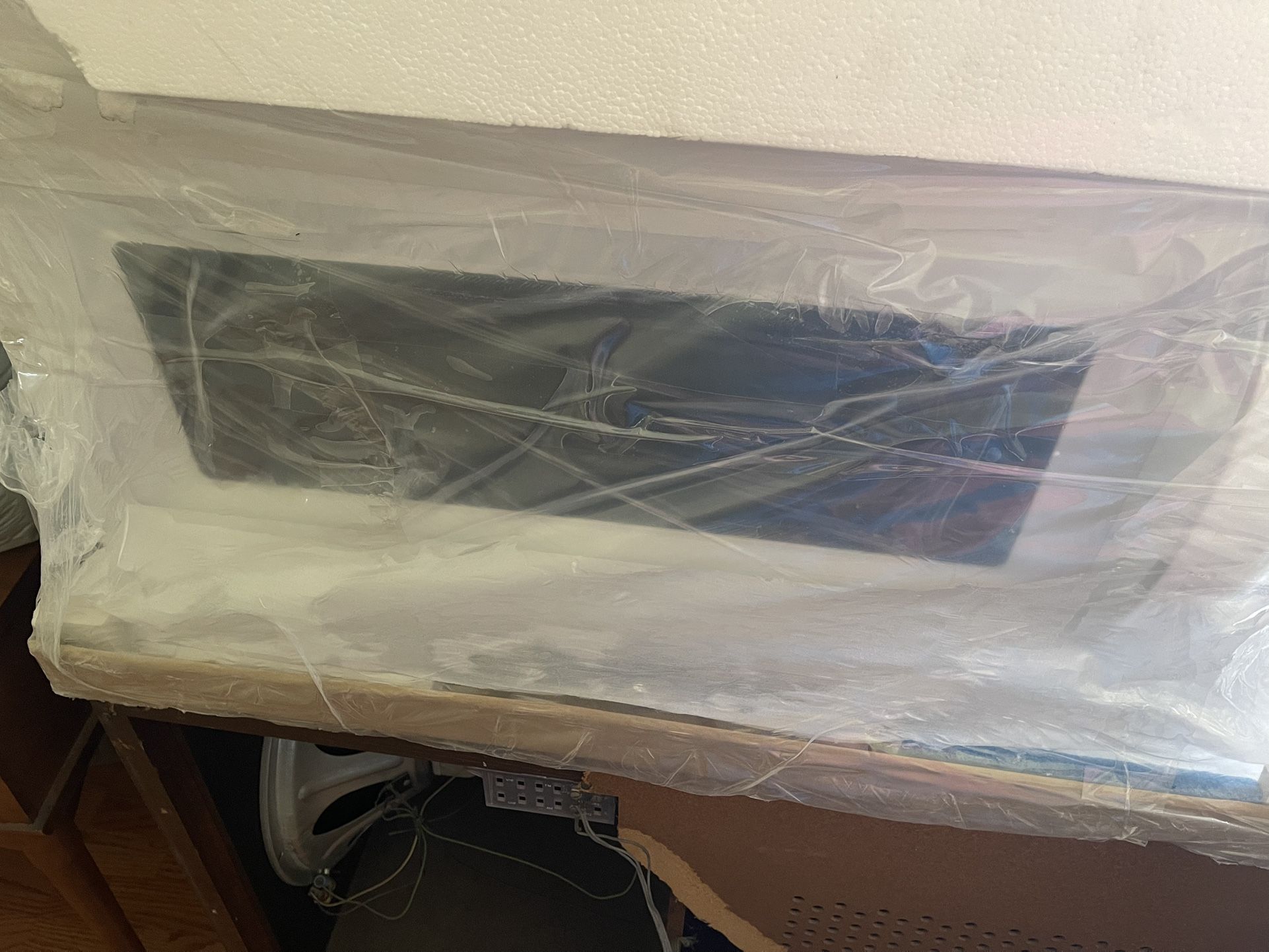 Whirlpool 2-Speed Fan 1.7-cu ft 29.94-in Over-the-Range Microwave