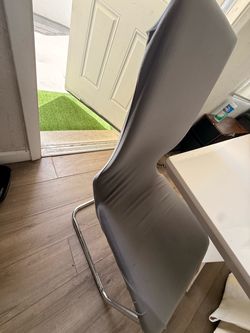 Mesa y sillas