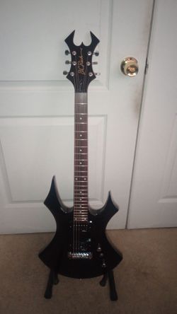 B.C. Rich Virgin guitar Rare Find 2007 Vintage.