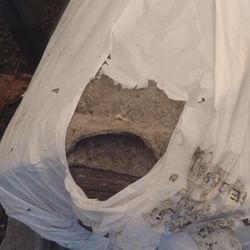 FELT CARPET PAD ONE ROLL 1/4 " 22 OZ .  5 '  X   60 ' = 20 YDS 