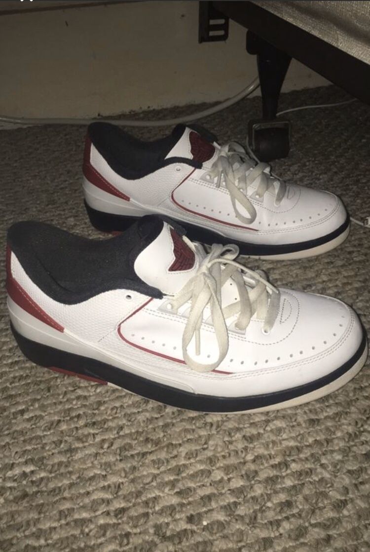 Men’s Jordan 2 low size 10