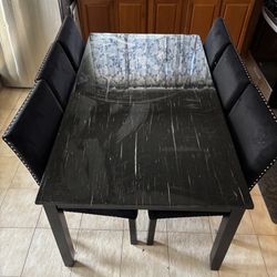 BLACK DINNER TABLE + 6 CHAIRS
