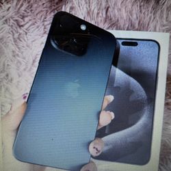 iPhone 15 Pro Max 256GB- unlocked