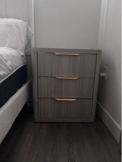 Set of 2 Nightstands