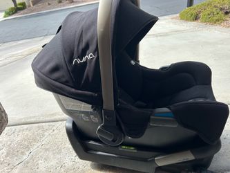 Nuna Pipa infant car seat with base