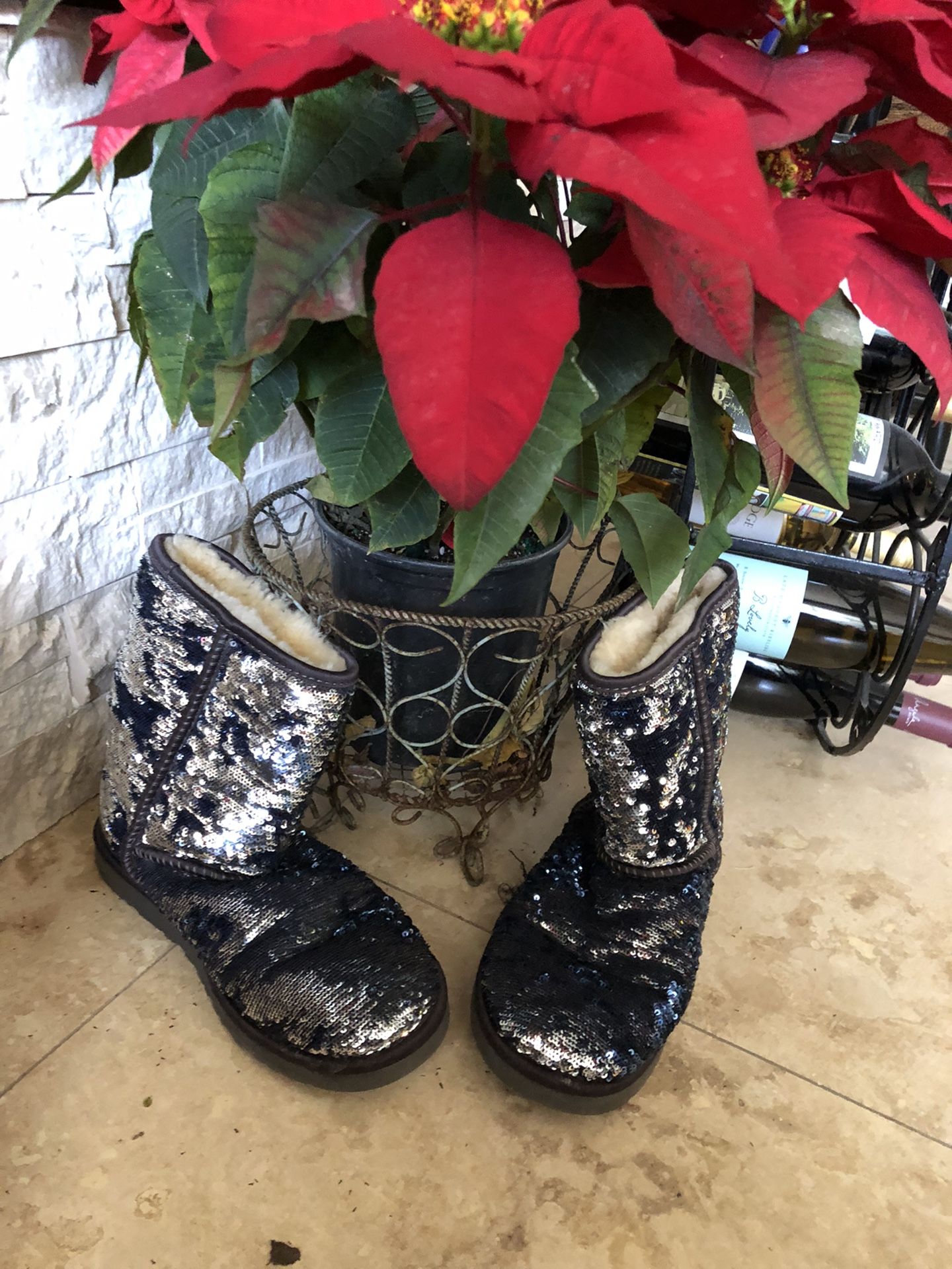Womans Size 8 Sequin Ugg Boots