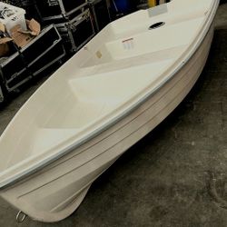 West Marine Classic Dighy 