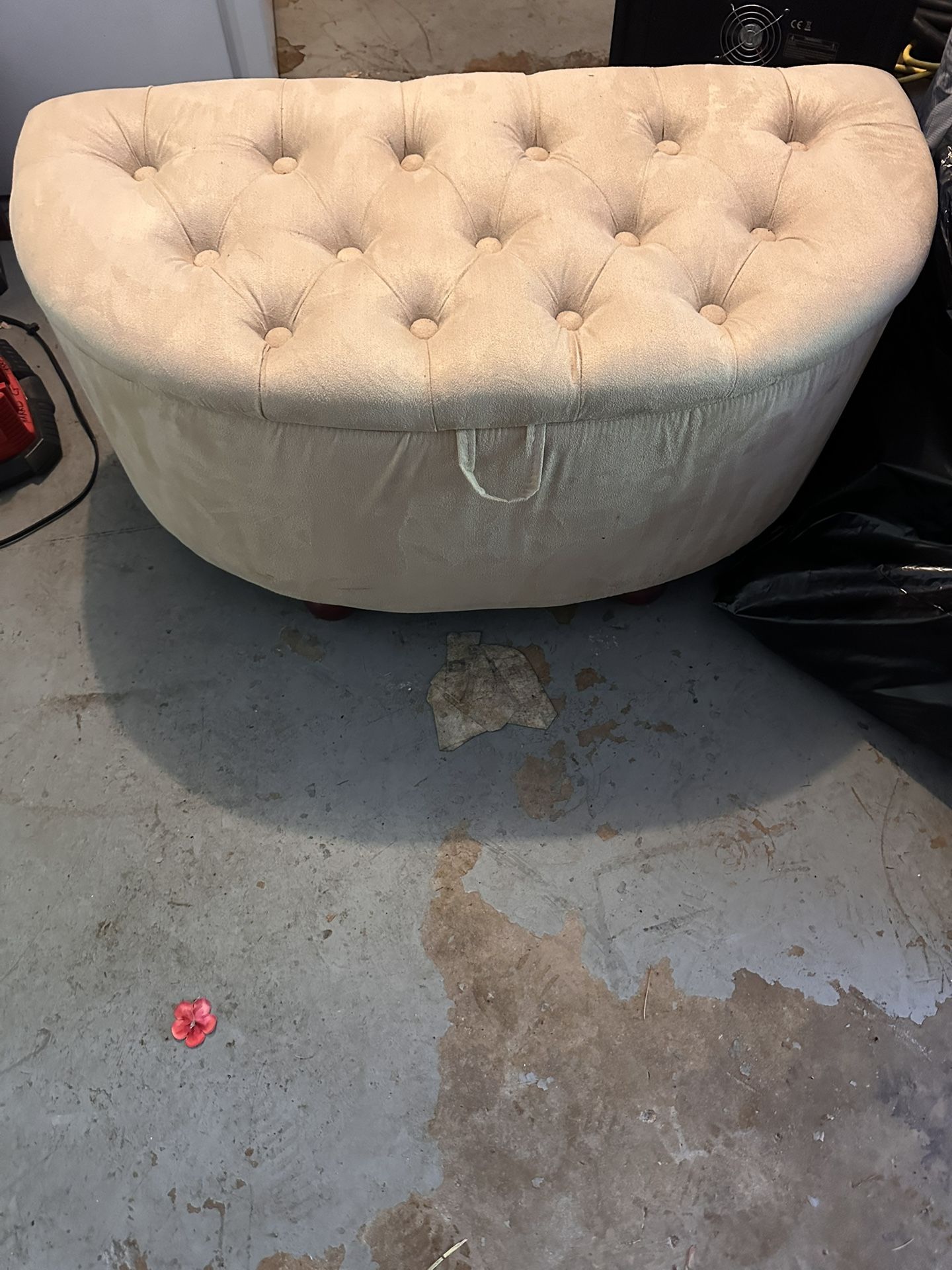 Storage Ottoman. Good Condition. Gently Used