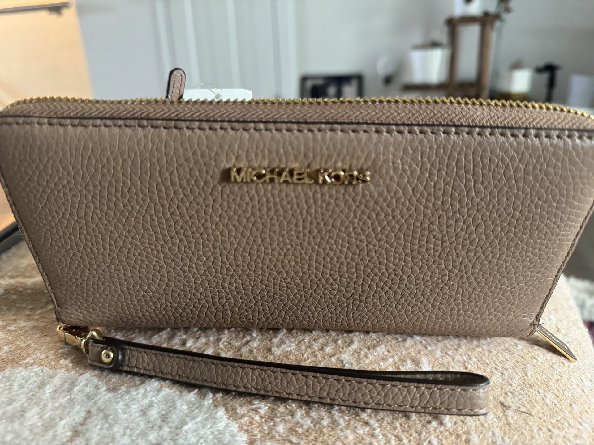 Micheal Kors Continental Wallet