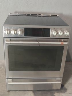 Cafe  30" Smart Slide-In, Front-Control, Induction and Convection Range with Warming Drawer (CHS900P2MS1-D-101P)