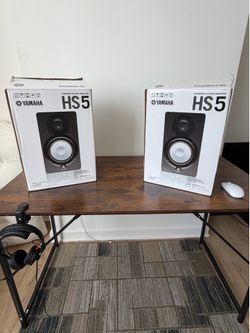 Yamaha HS5 Studio Monitors (Pair) 🎧