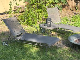 O.W. LEE patio loungers