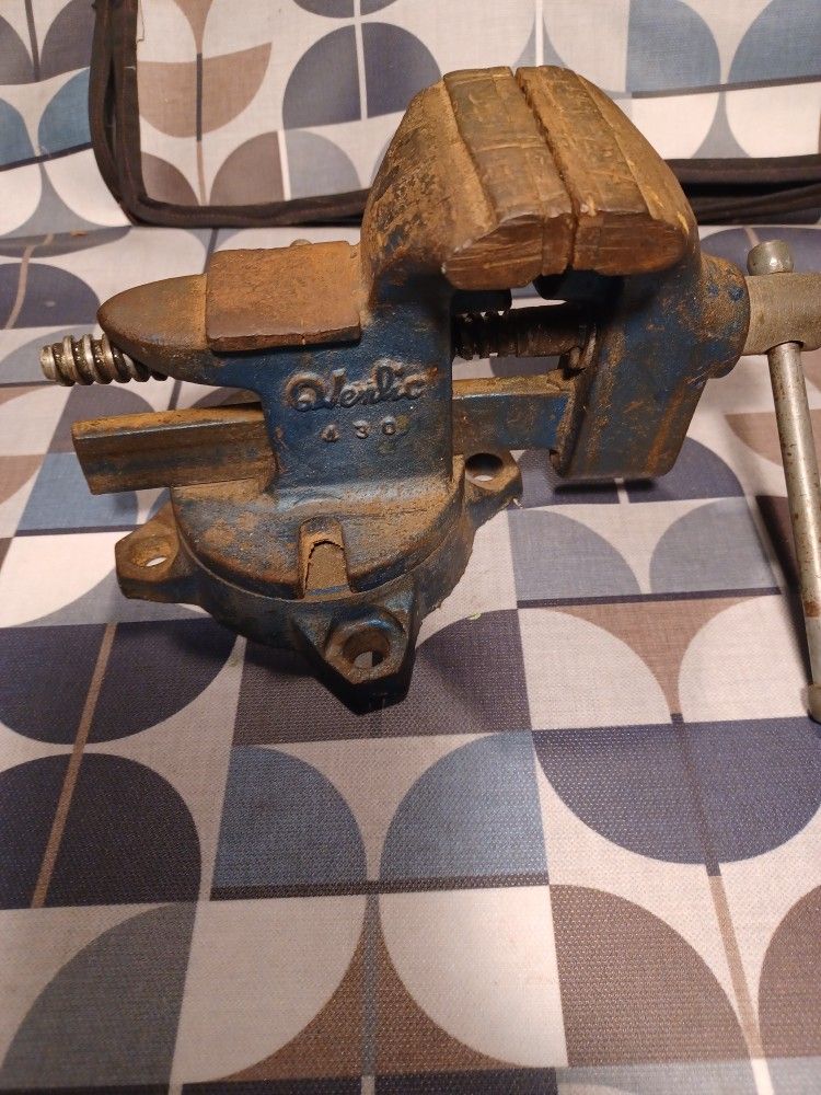 Small Bench Vise