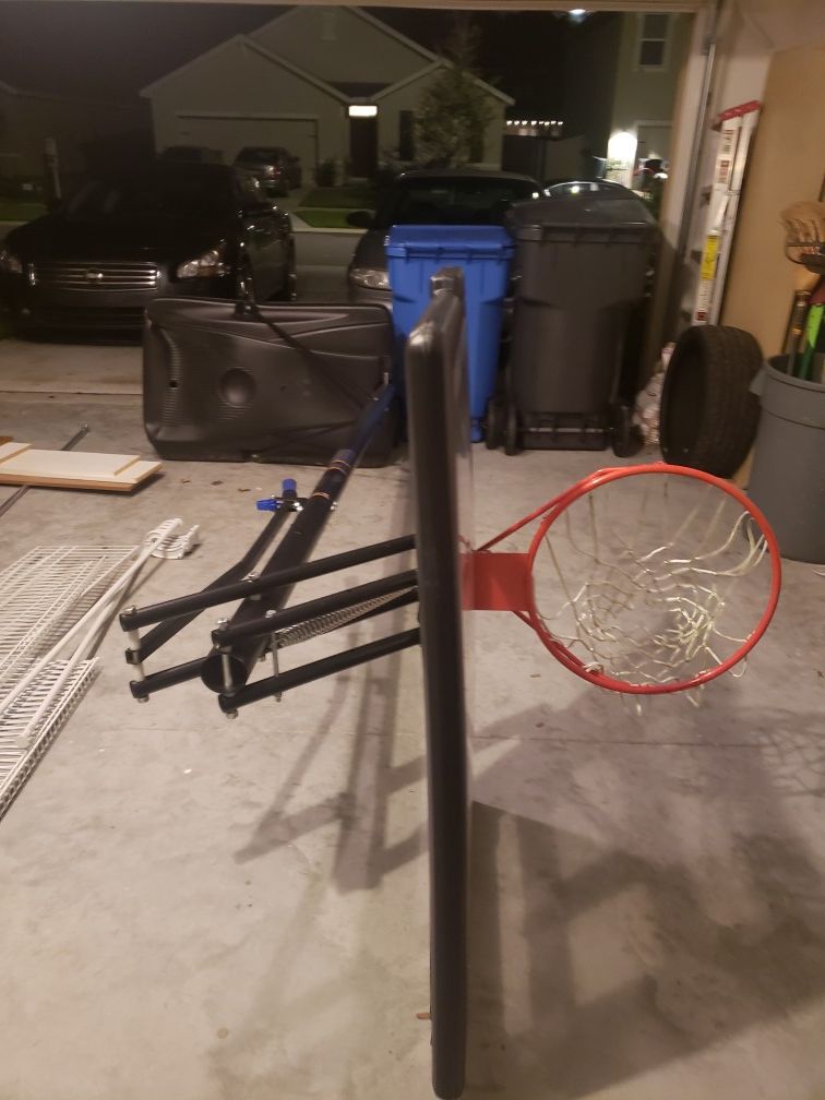 Basketball hoop