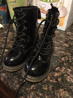 Little girl boots. Size 5