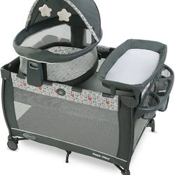 Graco Pack and Play 4 in 1