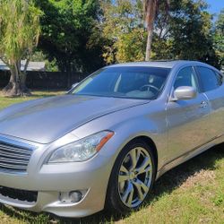2012 Infiniti M37