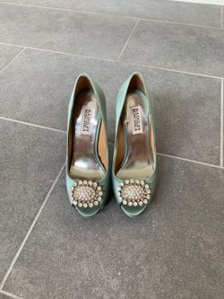 Badgley Mischka size 6 Satin mint green rhinestone platform heels