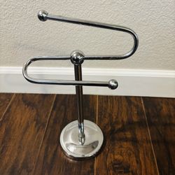 Modern Chrome Toilet Roll Holder – Sleek & Sturdy