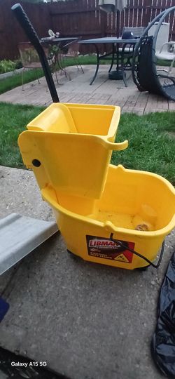 LIBMAN BUCKET