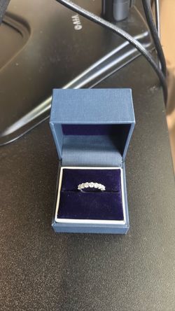 Blue Nile Seven Stone Low Dome Basket Lab-Grown Diamond Sz 5.5 Ring in 14k White Gold (1 Ct. tw. - F-G/ VS2-SI1)