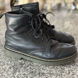 Kids Dr. Marten Boots 💥