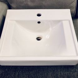 ⭐️New Decorum Wall Mount Bathroom Sink. P/U By ASHLAN AND TEMPERANCE IN CLOVIS