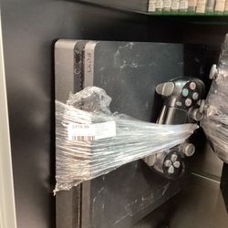 PlayStation 4 Slim Version 