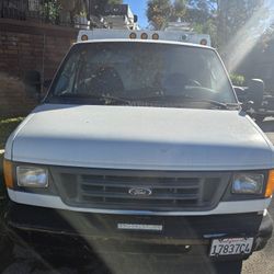 2004 Ford E-350