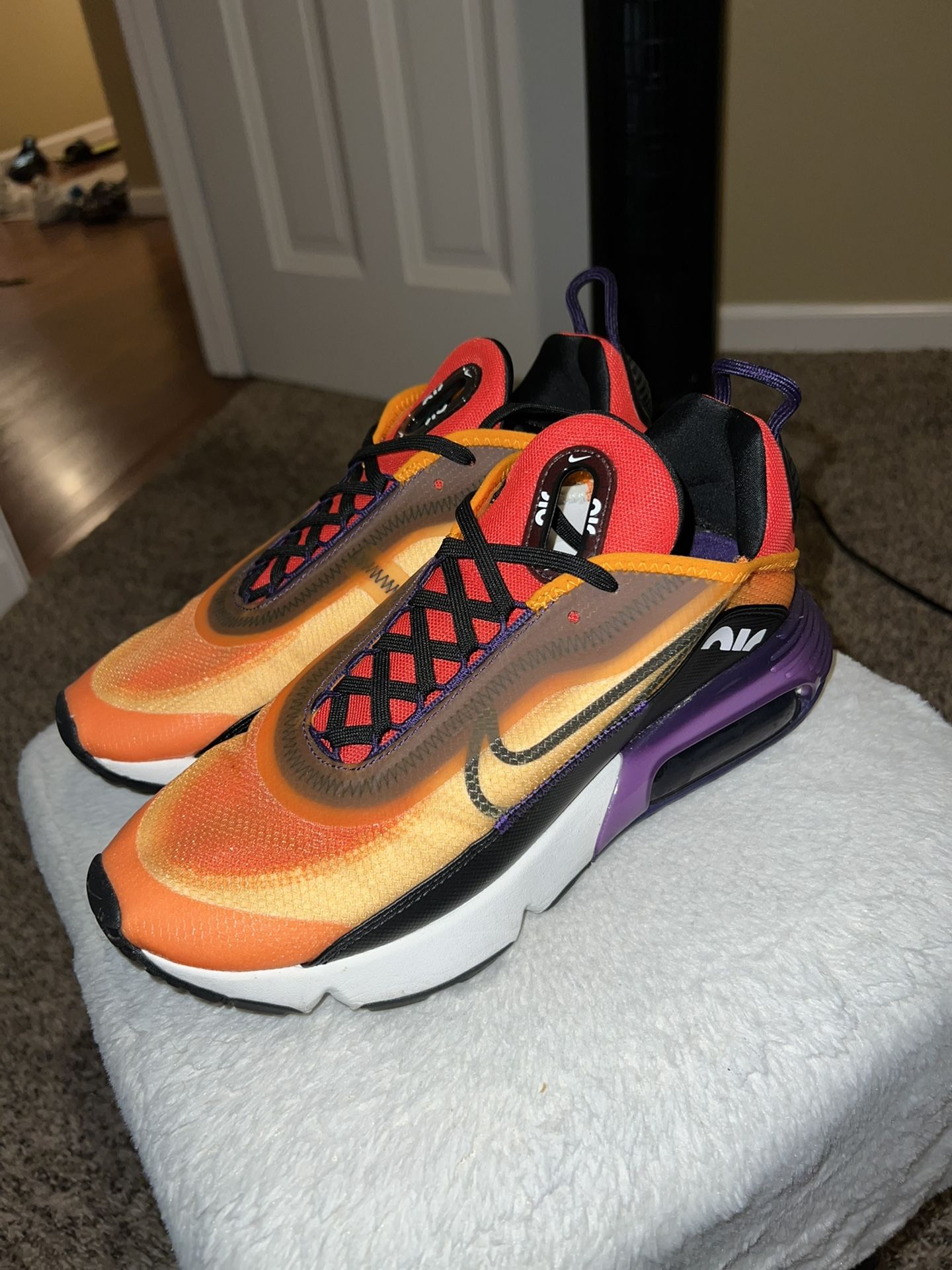 air max 2090 magma orange