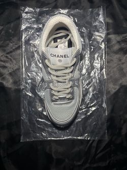 Low-Top Sneaker