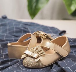 Crown gold baby girl shoes