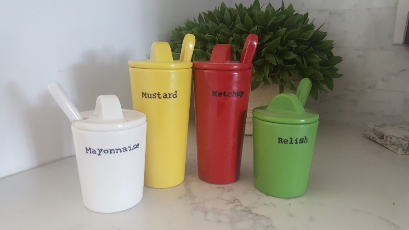 Williams Sonoma condiment set for ketchup mustard relish and mayonnaise