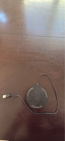 Black Wireless Charging Pad with USB Cable