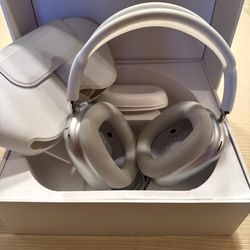AirPod Maxes Sliver