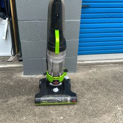Vaccum Cleaner By Bissell 