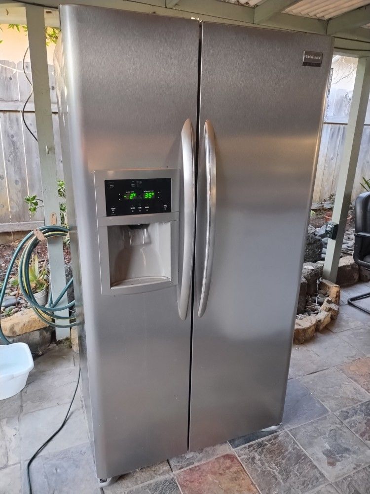 Refrigerator