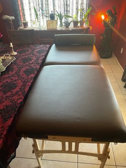 Earthlite Alumnus message table with bolster